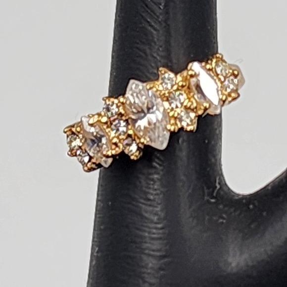 Vargas Jewelry - Vintage 1970s Vargas Mfg. Co. Stamped 18KT G.E. Rhinestone Cocktail Ring Sz 6.75